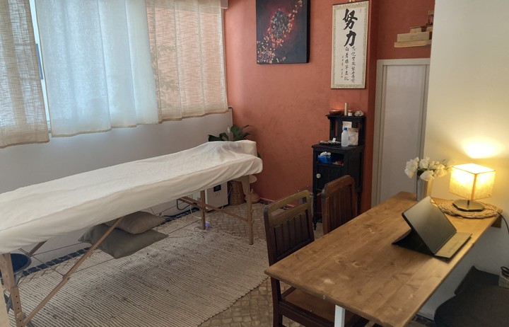 Sala de tratamento da Genzō Medicina Chinesa.